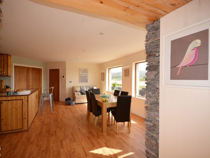 Holiday cottages Ireland - Dining area
