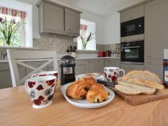 Exclusive holiday rentals on the Wild Atlantic Way - Breakfast on table