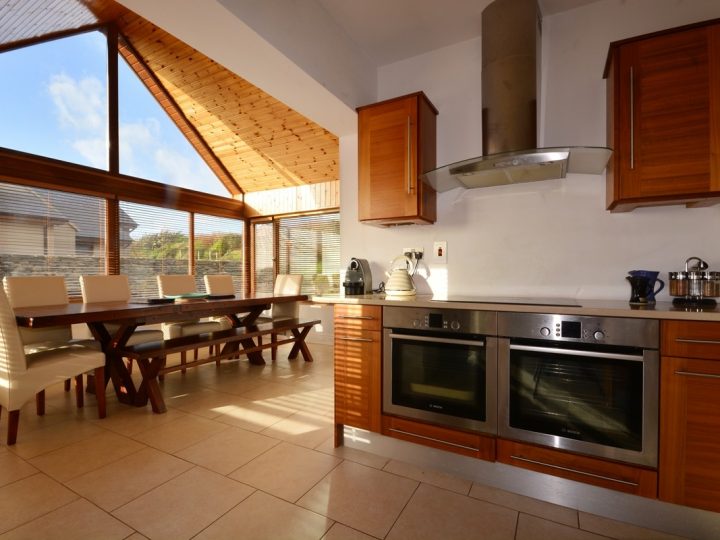 Holiday Letting on the Wild Atlantic Way - Kitchen into Diner