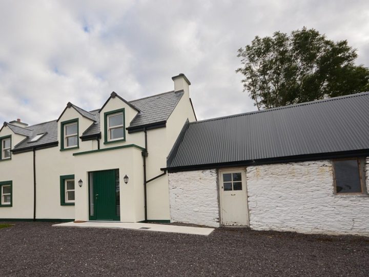 Holiday Letting on the Wild Atlantic Way - Exterior