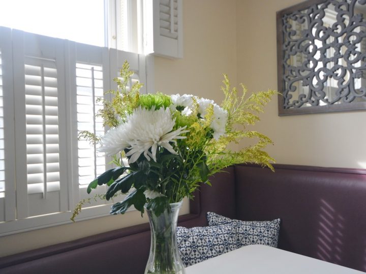 Exclusive Holiday Lets on the Wild Atlantic Way - flowers in vase