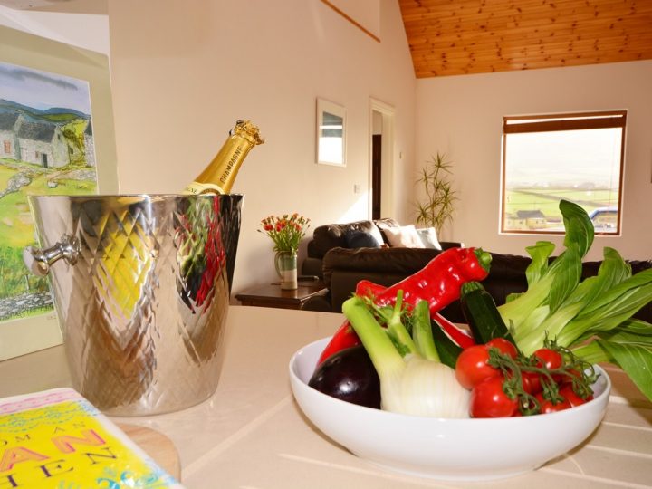 Exclusive holiday rentals Kerry - Champagne bucket and vegetables in bowl