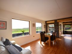 6 Star Holiday Lettings on the Wild Atlantic Way - Dining area