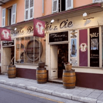 Holiday houses Nice - Cave Bianchi restaurant exterior