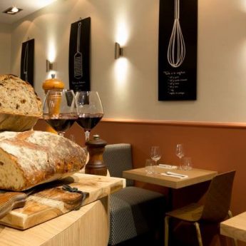5 Star Holiday Villas on the French Rivera - Close up bread and wine