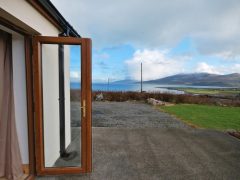 Exclusive holiday houses Kerry - Brandon mountain and sea view