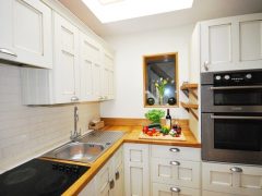 6 Star Holiday Lettings on the Wild Atlantic Way - Kitchen corner with food platter on worktop