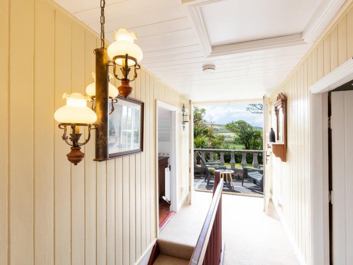 Holiday rentals Dingle - Hallway and Balcony
