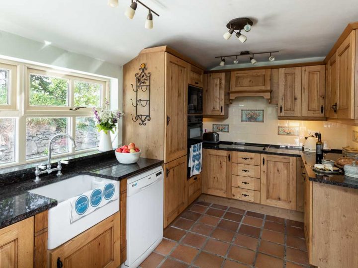 Holiday homes Dingle - Full Kitchen