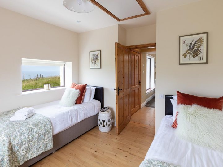 Holiday cottages Ireland - Twin bedroom