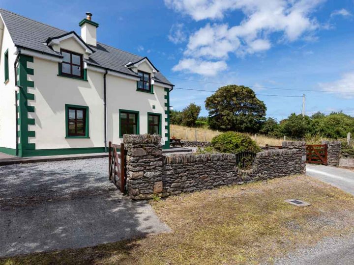 Holiday Homes Wild Atlantic Way - Cottage exterior