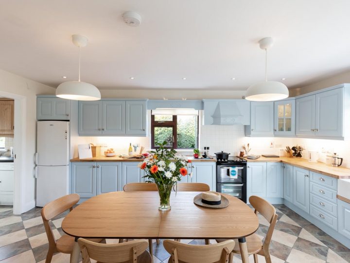 Holiday Letting on the Wild Atlantic Way - Kitchen Diner