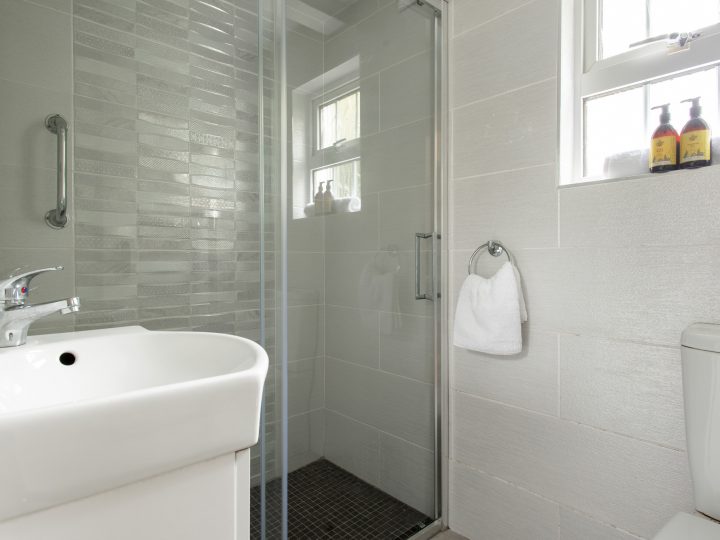 Kirrary townhouse bathroom