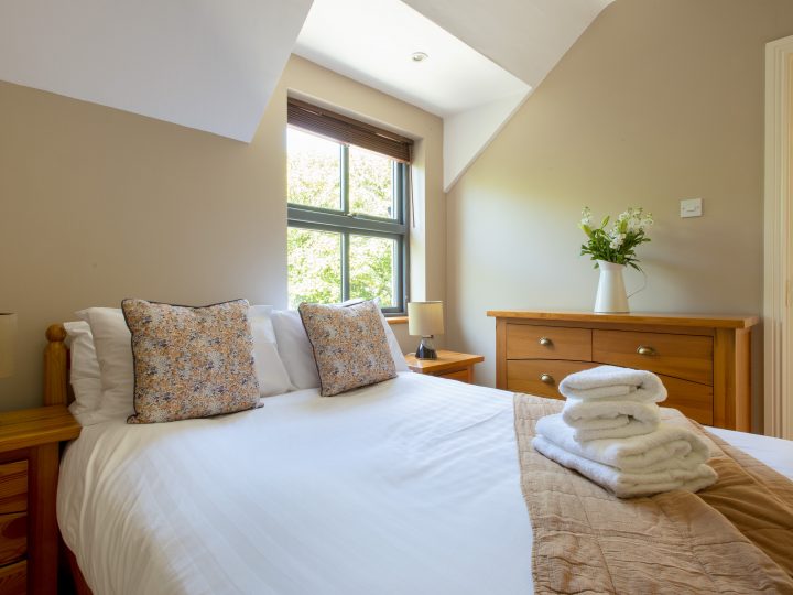 oak tree house bedroom